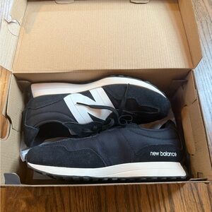 New in box New Balance Black and White 327 Wide- M/Big Kid Size 6.5 / W Size 8